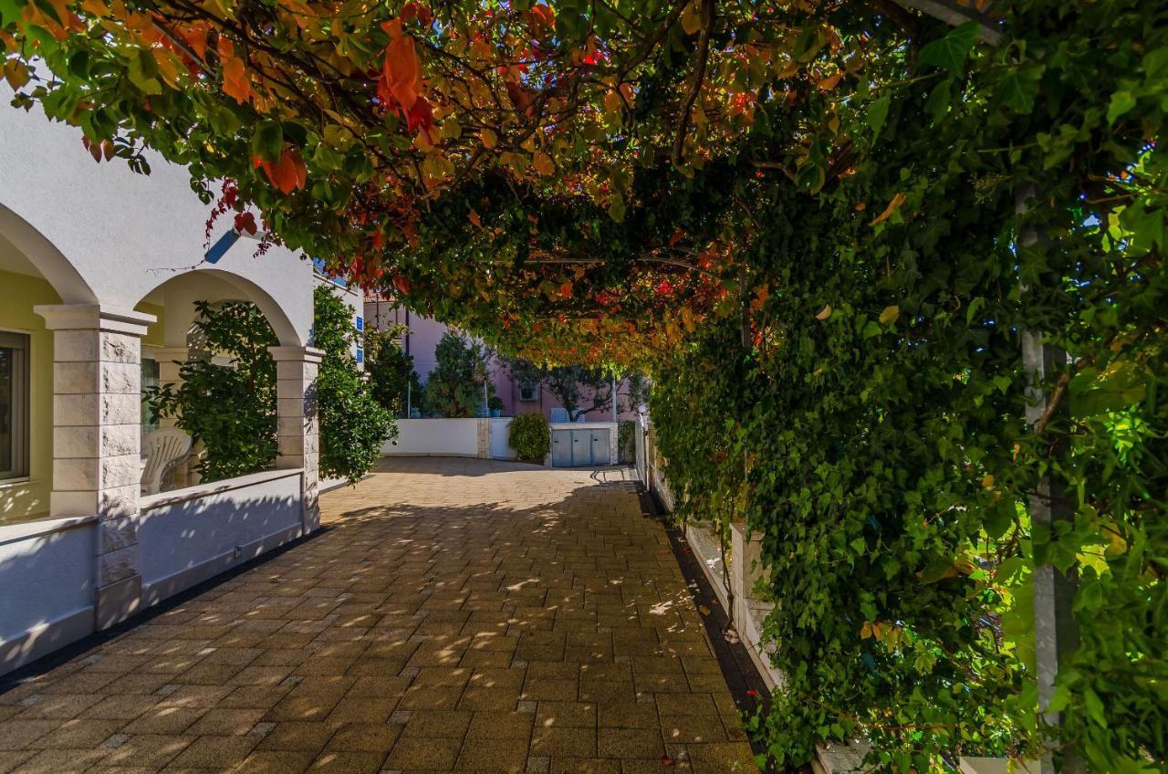 Apartments Palm Tree Trogir Exterior photo