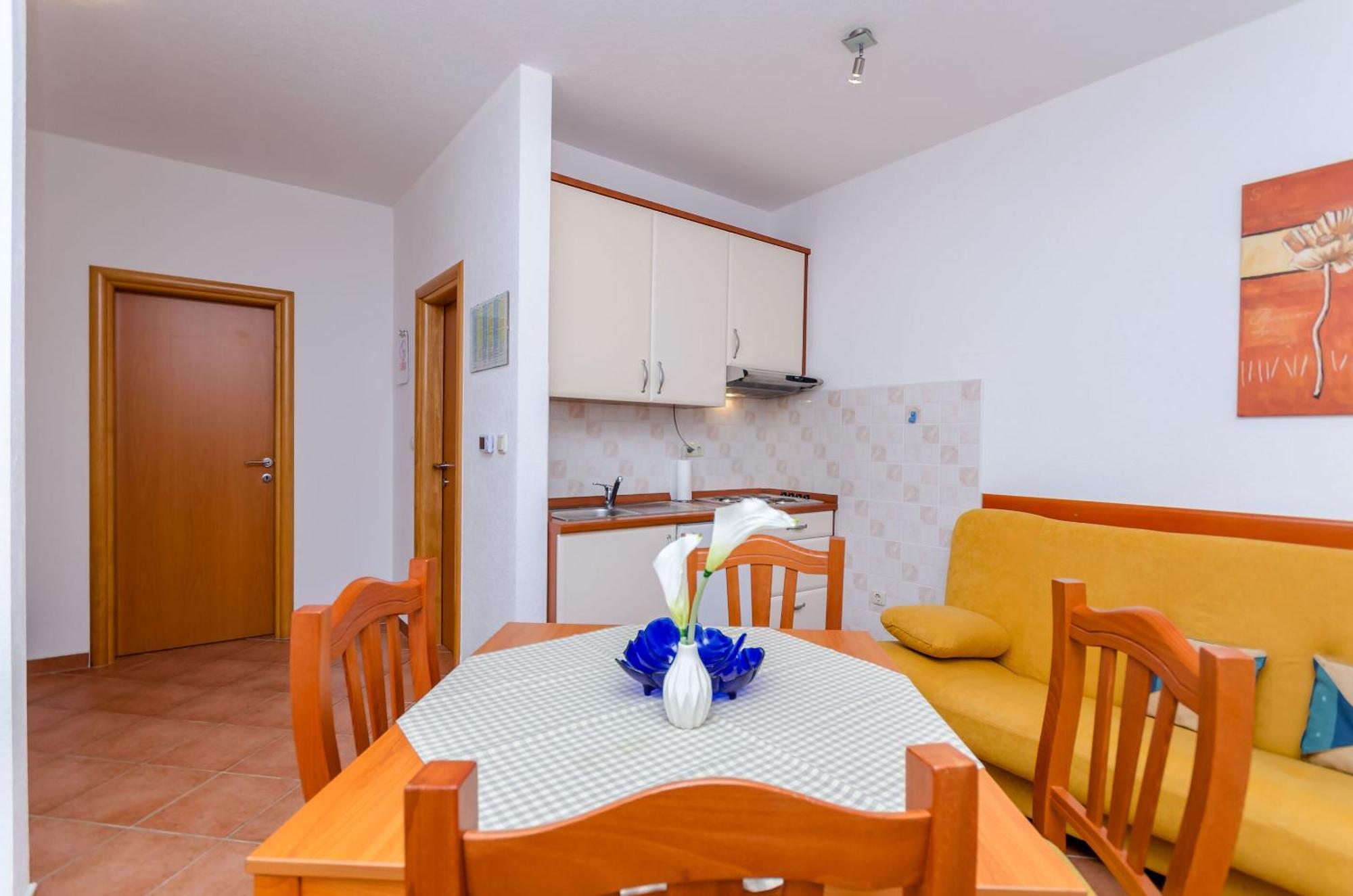 Apartments Palm Tree Trogir Exterior photo